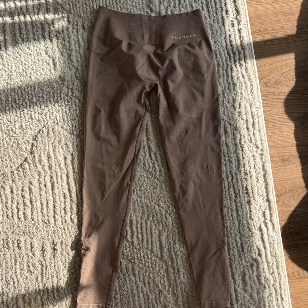 YoungLA Core Seamless Scrunch Leggings in Tan Suede